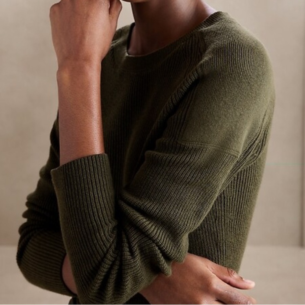 Banana Republic Patch Stitch Sweater size XS in Waimea Olive